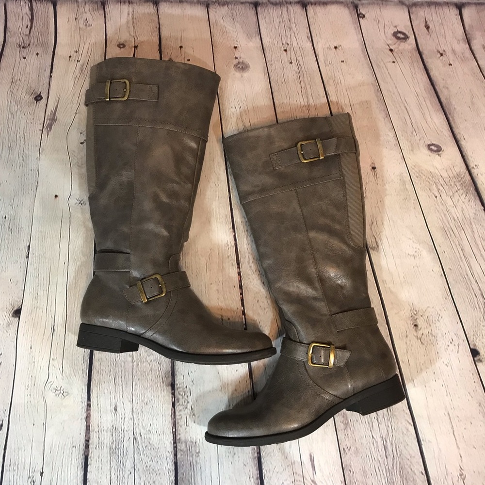 Grey vegan leather knee high zip up boots low heel - Picture 7 of 8